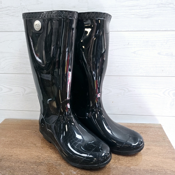 UGG Glossy Rain Boots - Picture 2 of 9